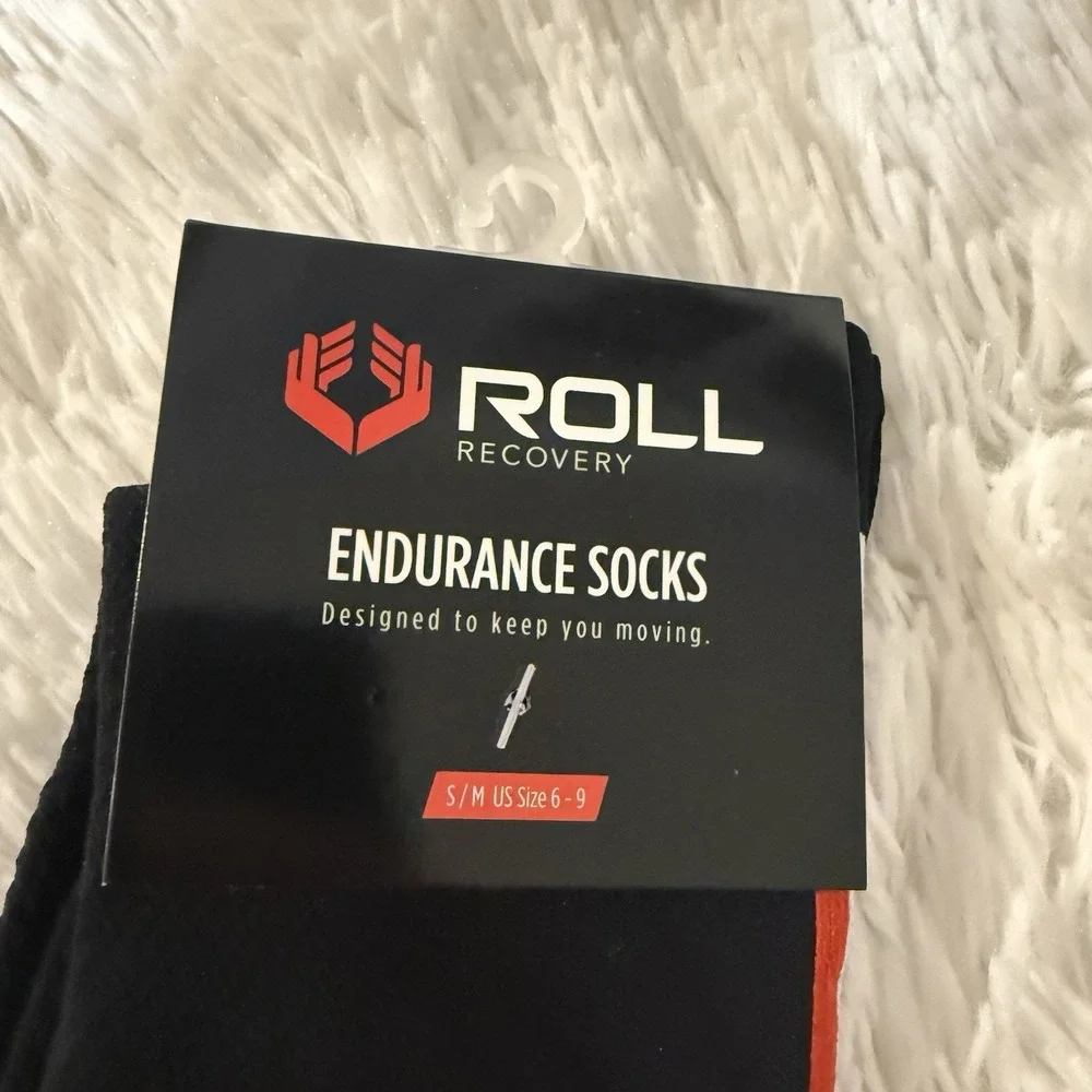 New Recovery Roll Endurance Socks Black Red Half Calf‎ Fit Size S/M US 6-9